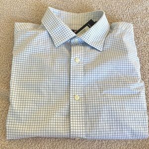 Vineyard Vines men’s dress shirt
